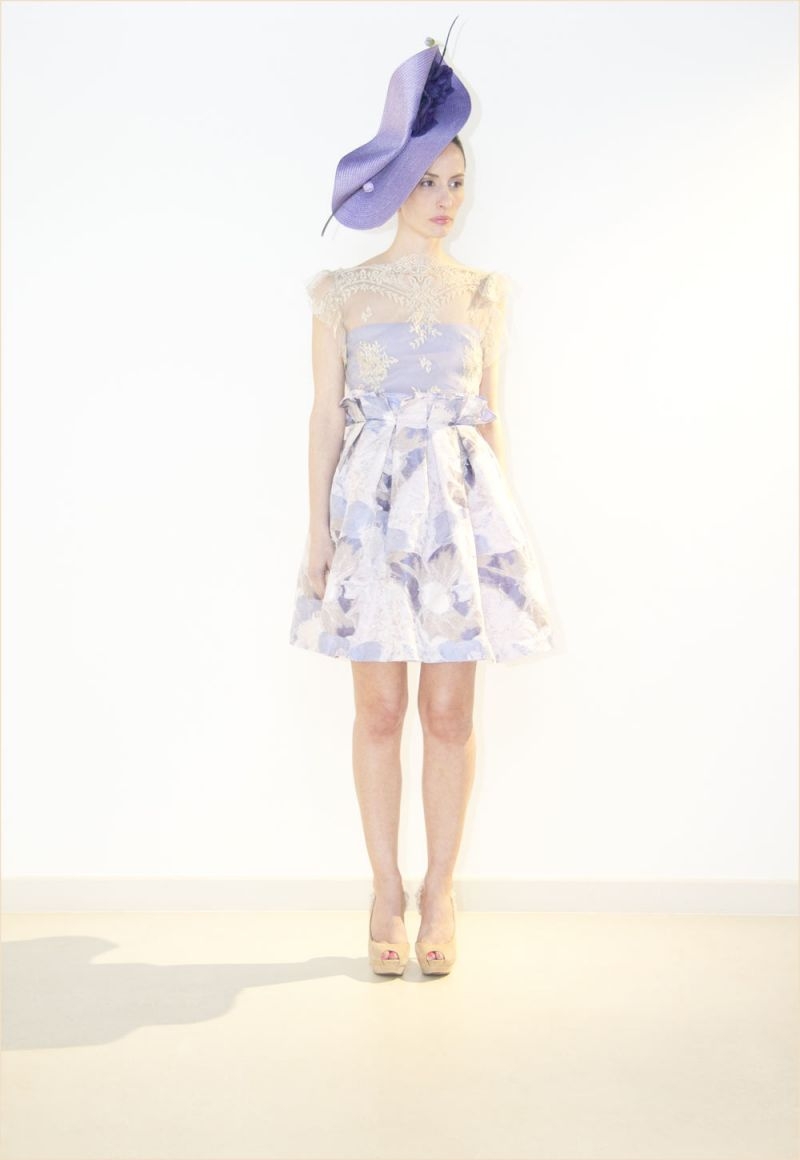 falda brocada y blusa bouret delante